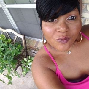 Meet your Posher, Latoya